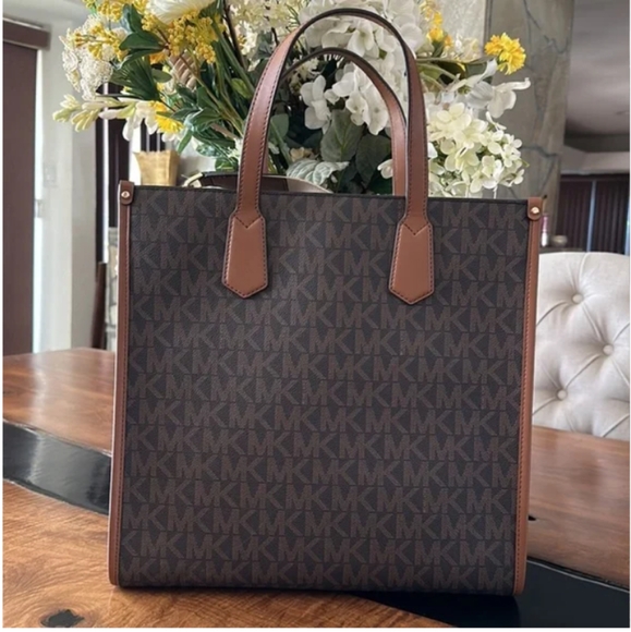 Michael Kors LG NS TOTE Maple Color:Brown - Picture 2 of 7